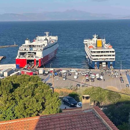 On The Port Daire Rafína Dış mekan fotoğraf